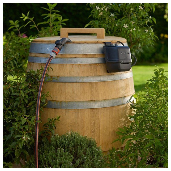Pompe pour collecteur d'eau de pluie - GARDENA - 2400 - Batterie Li-ion 18V 2,5Ah - Garantie 5 ans