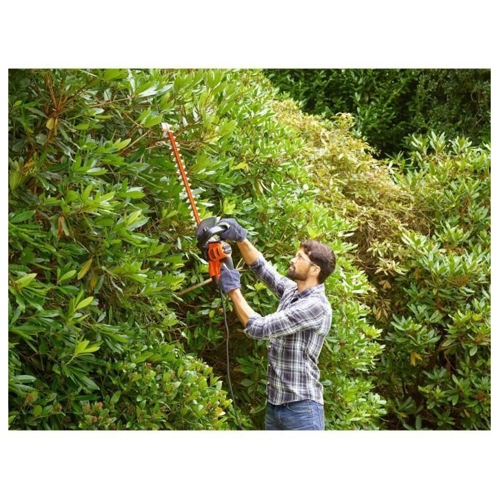 Taille-haies électrique filaire - BLACK&DECKER - BEHTS451-QS - 550W - Lame 60cm Taille-haies électrique filaire - BLACK&DECKER - BEHTS451-QS - 550W - Lame 60cm