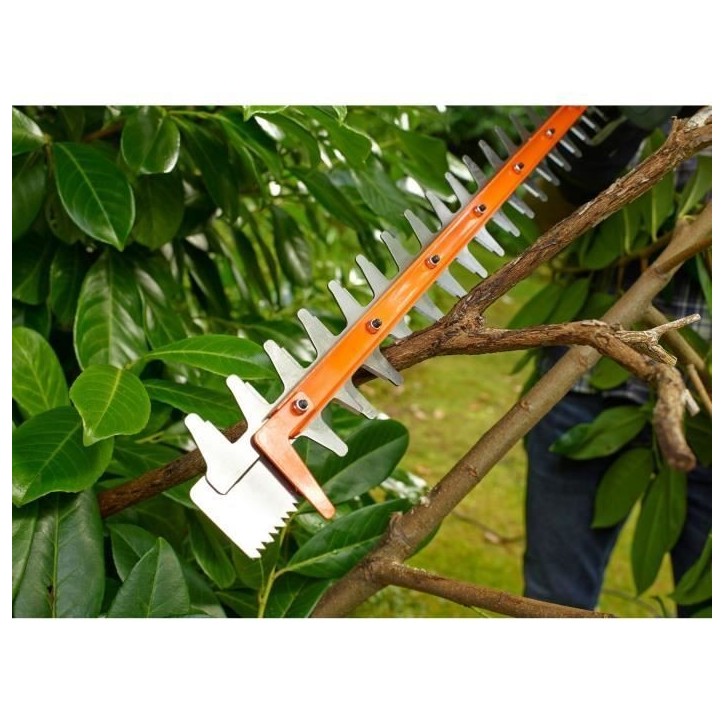 Taille-haies électrique filaire - BLACK&DECKER - BEHTS451-QS - 550W - Lame 60cm Taille-haies électrique filaire - BLACK&DECKER - BEHTS451-QS - 550W - Lame 60cm