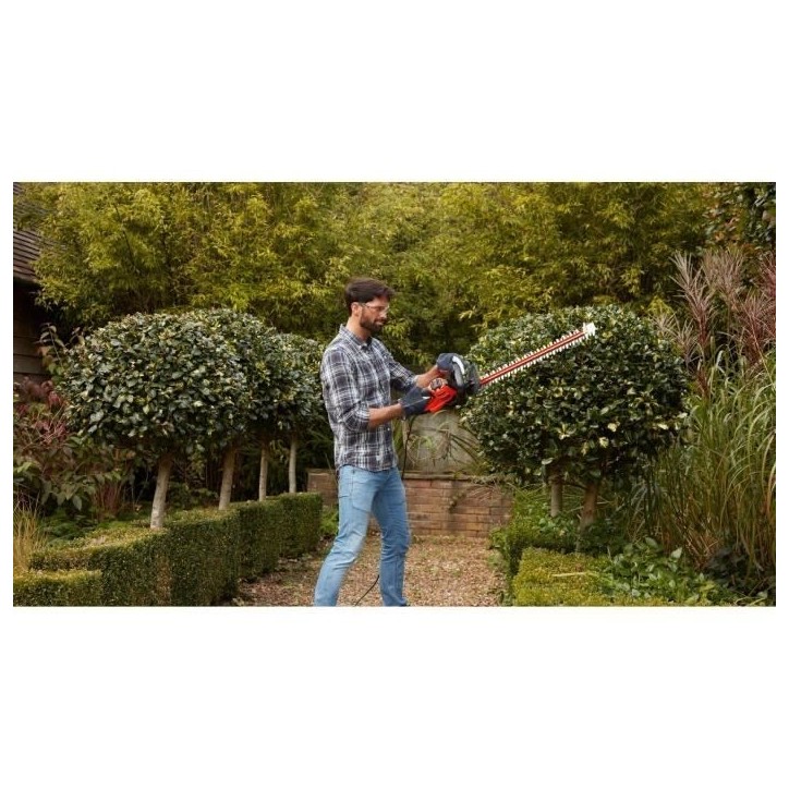 Taille-haies électrique filaire - BLACK&DECKER - BEHTS451-QS - 550W - Lame 60cm Taille-haies électrique filaire - BLACK&DECKER - BEHTS451-QS - 550W - Lame 60cm