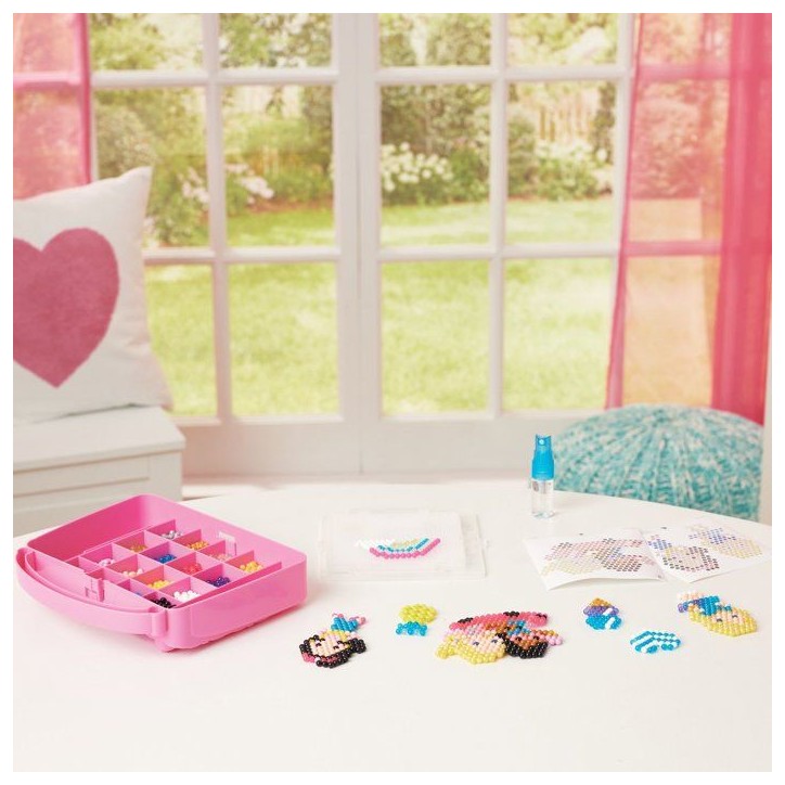 La mallette de Barbie - Aquabeads - 35145 - Perles qui collent avec de l'eau, loisir créatif pour enfant La mallette de Barbie - Aquabeads - 35145 - Perles qui collent avec de l'eau, loisir créatif pour enfant