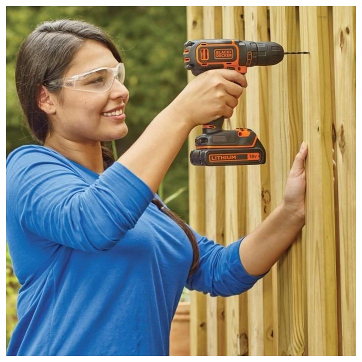 Kit perceuse visseuse sans fil - 18V - BLACK+DECKER - BDCDC18BAST-QW - 2 batteries - chargeur - 160 accessoires