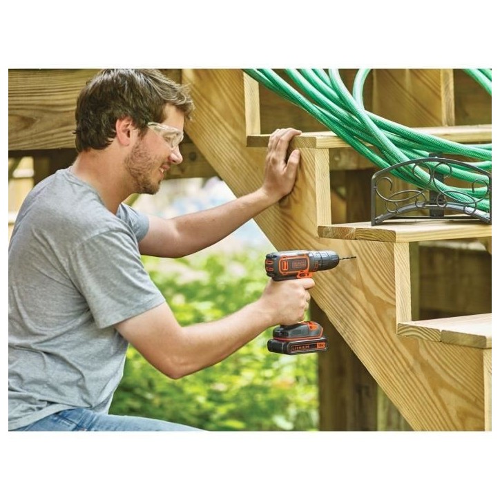 Kit perceuse visseuse sans fil - 18V - BLACK+DECKER - BDCDC18BAST-QW - 2 batteries - chargeur - 160 accessoires