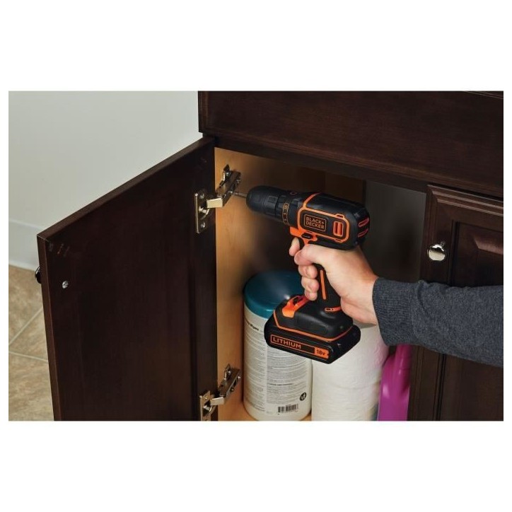 Kit perceuse visseuse sans fil - 18V - BLACK+DECKER - BDCDC18BAST-QW - 2 batteries - chargeur - 160 accessoires