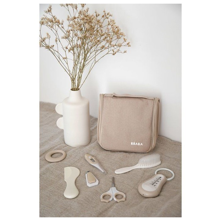 Trousse de toilette - BEABA - 10 accessoires - Terre d'argile Trousse de toilette - BEABA - 10 accessoires - Terre d'argile