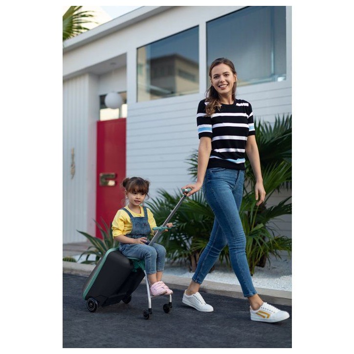 Valise cabine enfant avec assise - BÉABA - Luggage Eazy - 22L - 2 en 1 - roues pivotantes 360° Valise cabine enfant avec assise - BÉABA - Luggage Eazy - 22L - 2 en 1 - roues pivotantes 360°