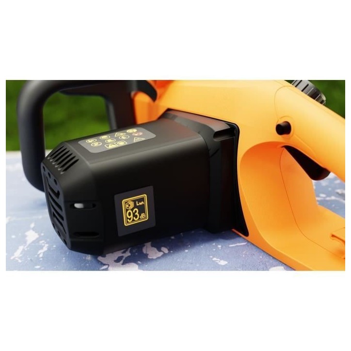 Tronçonneuse électrique filaire - BLACK&DECKER - BECS1835-QS - 1800W - 35cm Tronçonneuse électrique filaire - BLACK&DECKER - BECS1835-QS - 1800W - 35cm
