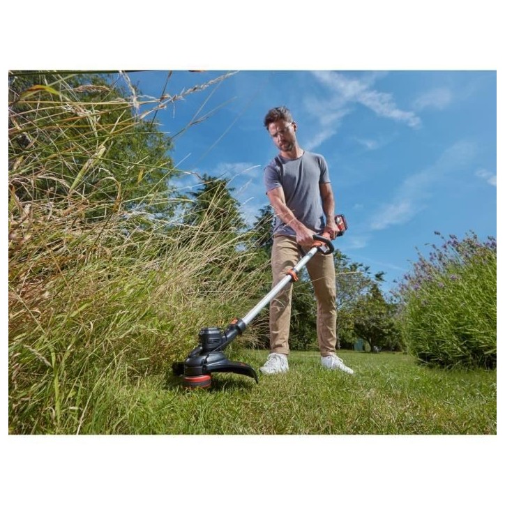 Coupe-bordure électrique BLACK+DECKER - BCSTE636L1-QW - 36V - 33cm - Avec batterie 36V - tete pivotante - tube télescopique Coupe-bordure électrique BLACK+DECKER - BCSTE636L1-QW - 36V - 33cm - Avec batterie 36V - tete pivotante - tube télescopique