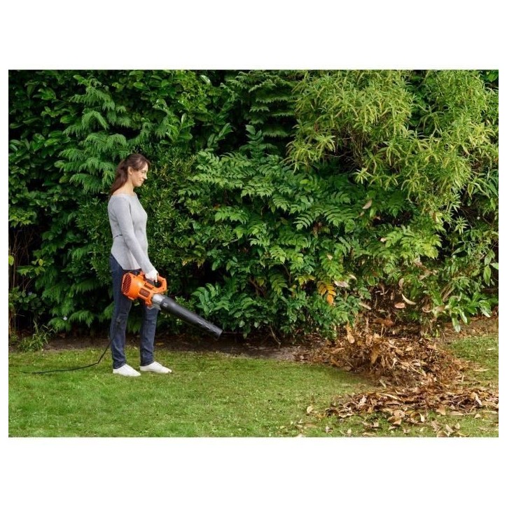 Souffleur axial filaire BLACK+DECKER - BEBL185-QS - 1850W - Débit d'air de 765m3/h - Racloir intégré Souffleur axial filaire BLACK+DECKER - BEBL185-QS - 1850W - Débit d'air de 765m3/h - Racloir intégré