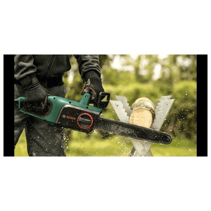 [Produit neuf - emballage abîmé] Tronçonneuse Bosch - UniversalChain 40 (1800W, coupe 40cm , vitesse de chaîne12 m/s) + cha