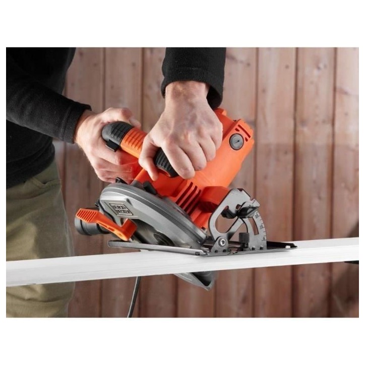 Scie circulaire filaire - BLACK+DECKER - CS1550-QS - 1500W - profondeur de coupe 66mm Scie circulaire filaire - BLACK+DECKER - CS1550-QS - 1500W - profondeur de coupe 66mm