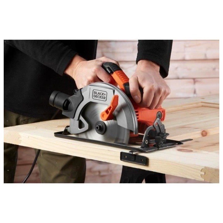 Scie circulaire filaire - BLACK+DECKER - CS1550-QS - 1500W - profondeur de coupe 66mm Scie circulaire filaire - BLACK+DECKER - CS1550-QS - 1500W - profondeur de coupe 66mm
