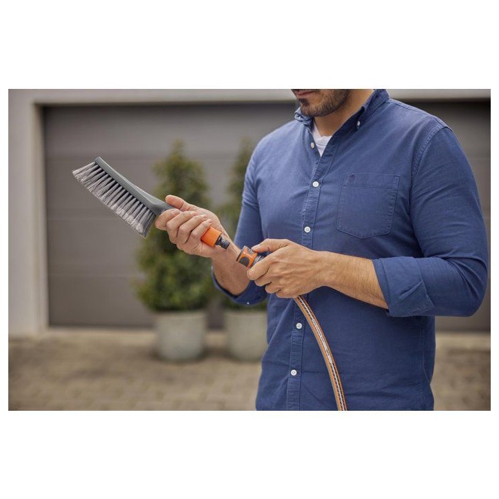 Brosse de lavage main - GARDENA - Taille S - Poils souples - Garantie 5 ans Brosse de lavage main - GARDENA - Taille S - Poils souples - Garantie 5 ans