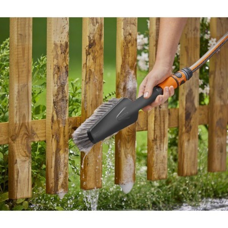 Brosse de lavage main - GARDENA - Taille M - Surfaces moyennes sensibles - Garantie 5 ans
