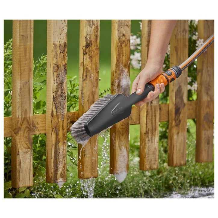 Brosse de lavage main - GARDENA - Taille M - Surfaces moyennes sensibles - Garantie 5 ans Brosse de lavage main - GARDENA - Taille M - Surfaces moyennes sensibles - Garantie 5 ans