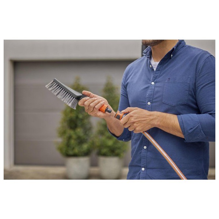 Brosse de lavage main - GARDENA - Taille M - Surfaces moyennes sensibles - Garantie 5 ans Brosse de lavage main - GARDENA - Taille M - Surfaces moyennes sensibles - Garantie 5 ans