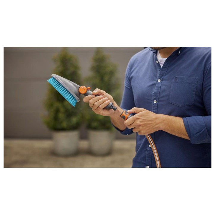 Brosse de lavage main - GARDENA - Taille M - Poils durs - Garantie 5 ans Brosse de lavage main - GARDENA - Taille M - Poils durs - Garantie 5 ans