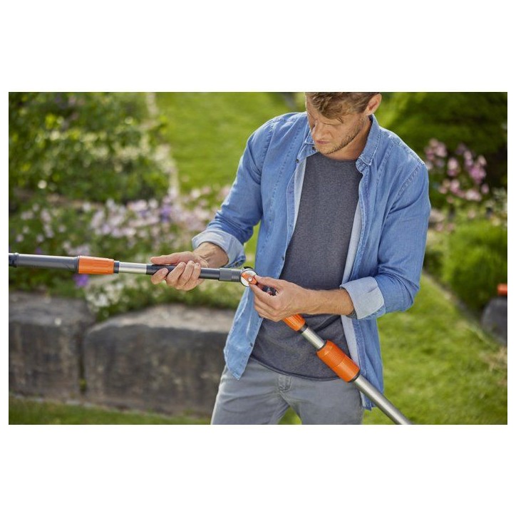 Manche rallonge articulé passage d'eau - GARDENA - Longueur 53 cm - Articulation 45° - Garantie 5 ans Manche rallonge articulé passage d'eau - GARDENA - Longueur 53 cm - Articulation 45° - Garantie 5 ans