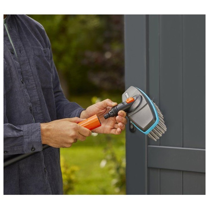 Brosse de lavage manche - GARDENA - Souple - Pivotable 360° - Réglable - Garantie 5 ans Brosse de lavage manche - GARDENA - Souple - Pivotable 360° - Réglable - Garantie 5 ans