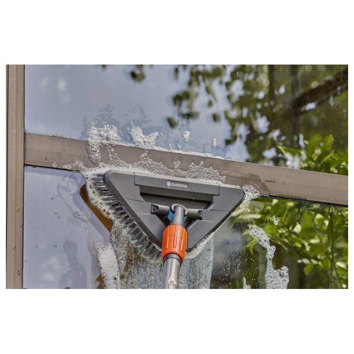 Brosse de lavage manche flex - GARDENA - Souple - Pivotable 360° - Garantie 5 ans Brosse de lavage manche flex - GARDENA - Souple - Pivotable 360° - Garantie 5 ans