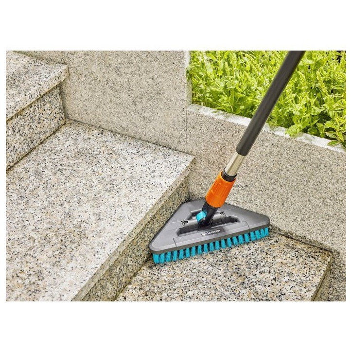 Brosse de lavage manche flex - GARDENA - Dure - Pivotable 360° - Garantie 5 ans Brosse de lavage manche flex - GARDENA - Dure - Pivotable 360° - Garantie 5 ans