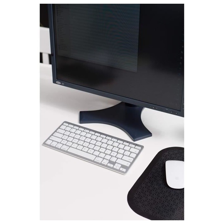Clavier sans fil Bluetooth - BLUESTORK - MINI MAC - Compact - Compatible Mac - Blanc Clavier sans fil Bluetooth - BLUESTORK - MINI MAC - Compact - Compatible Mac - Blanc