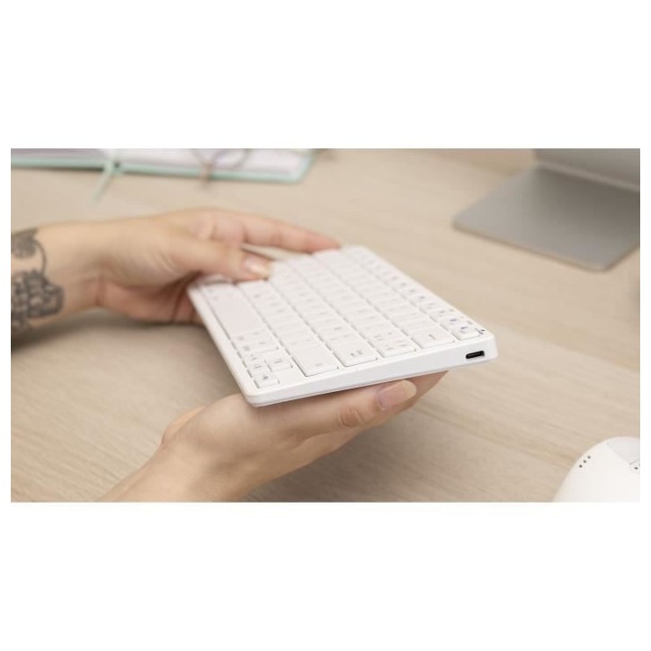 Clavier Sans Fil - BLUESTORK - MINI MAC R - Compact - Rechargeable - Blanc Clavier Sans Fil - BLUESTORK - MINI MAC R - Compact - Rechargeable - Blanc