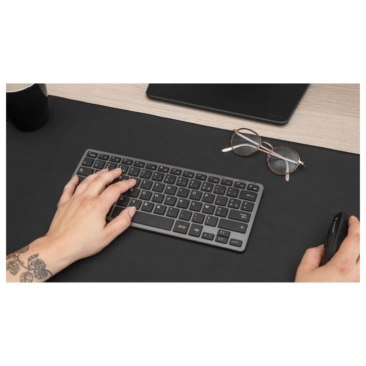 Clavier Sans Fil - BLUESTORK - MINI R - Compact - Rechargeable - Gris/Noir Clavier Sans Fil - BLUESTORK - MINI R - Compact - Rechargeable - Gris/Noir