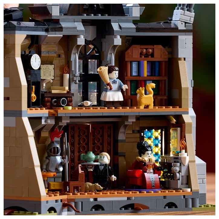 LEGO Icons 11383 Le Manoir du Maire - Maquette 3D pour Adulte - Set Décoration avec Intérieur Gothique & 3 Minifigurines
