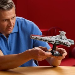 LEGO Star Wars 75441 Le Croiseur d'Assaut de Classe Venator - Set pour