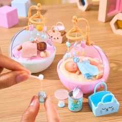 MGA's Miniverse - Make It Mini - Real Baby - 8 objets de puériculture