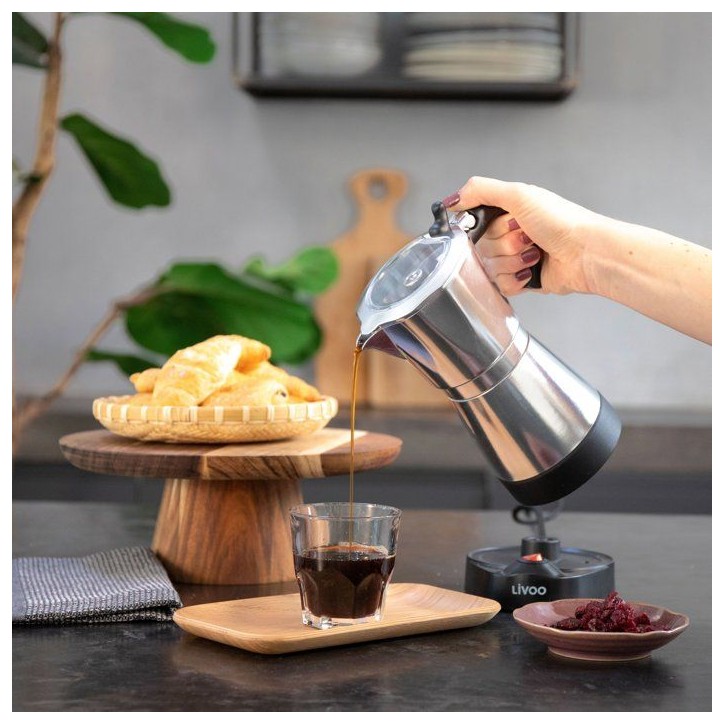 Cafetiere italienne électrique - LIVOO - DOD117A - 480 W - 300 ml - 6 tasses - Argent / Noir Cafetiere italienne électrique - LIVOO - DOD117A - 480 W - 300 ml - 6 tasses - Argent / Noir