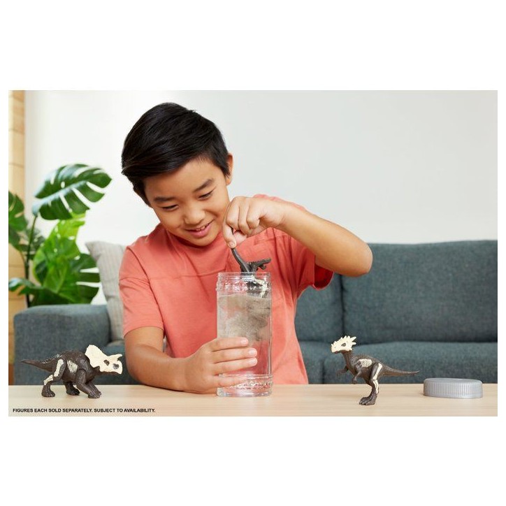Jurassic World Assortiment Dino reveal JDC52 - 4 ans+ - modele aléatoire Jurassic World Assortiment Dino reveal JDC52 - 4 ans+ - modele aléatoire
