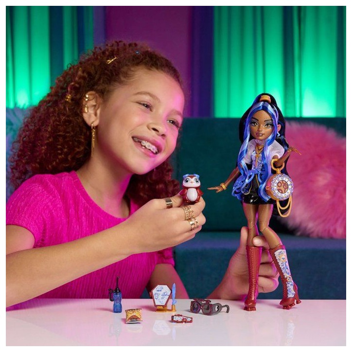 Poupée - MONSTER HIGH MATTEL - Robecca - Tenue victorienne - Accessoires inclus