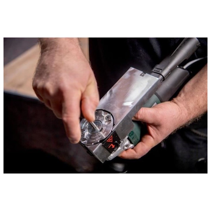 Fraiseuse a bois - METABO - LF 850 S - 4 lames réversibles carbure - Raccord pour aspiration Fraiseuse a bois - METABO - LF 850 S - 4 lames réversibles carbure - Raccord pour aspiration