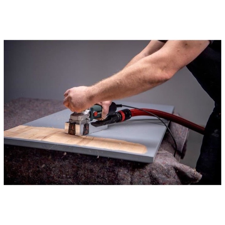 Fraiseuse a bois - METABO - LF 850 S - 4 lames réversibles carbure - Raccord pour aspiration Fraiseuse a bois - METABO - LF 850 S - 4 lames réversibles carbure - Raccord pour aspiration