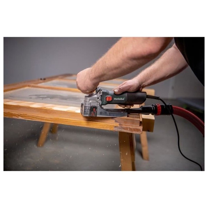 Fraiseuse a bois - METABO - LF 850 S - 4 lames réversibles carbure - Raccord pour aspiration Fraiseuse a bois - METABO - LF 850 S - 4 lames réversibles carbure - Raccord pour aspiration