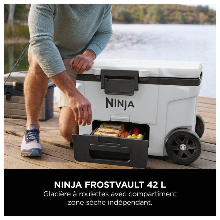 Glaciere roulante NINJA FrostVault 42 L - zone seche réfrigérée - blanc - FB245EUWH Glaciere roulante NINJA FrostVault 42 L - zone seche réfrigérée - blanc - FB245EUWH