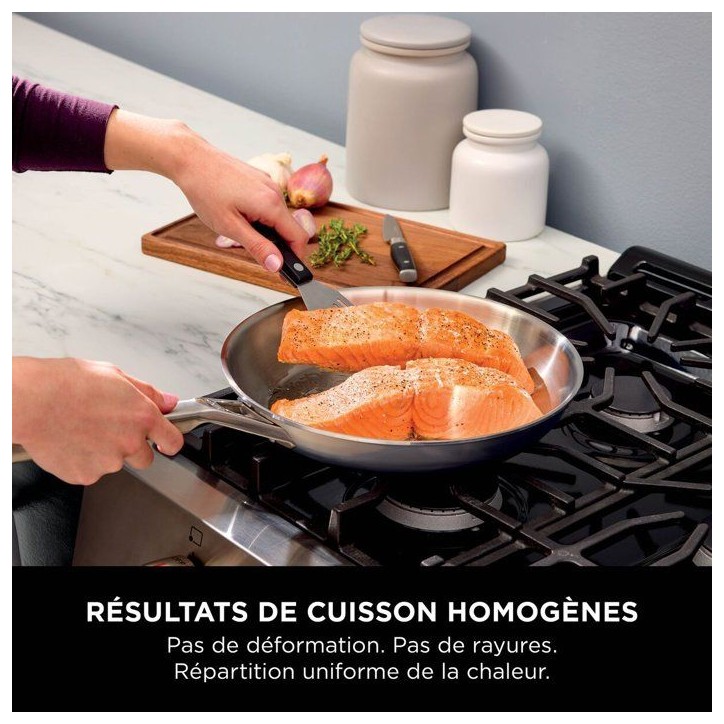 Casserole 18cm inox - Ninja EverClad - C90218EUI - 3 couches inox 18/10 - tous feux induction - four 300°C - couvercle verre tr Casserole 18cm inox - Ninja EverClad - C90218EUI - 3 couches inox 18/10 - tous feux induction - four 300°C - couvercle verre tr