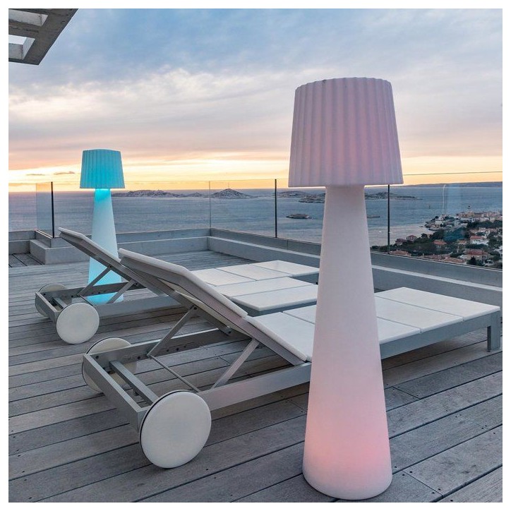 Lampadaire extérieur sans fil - LUMISKY - LADY C110 - LED multicolore dimmable - Abat-jour ondulé - Télécommande - H110 cm