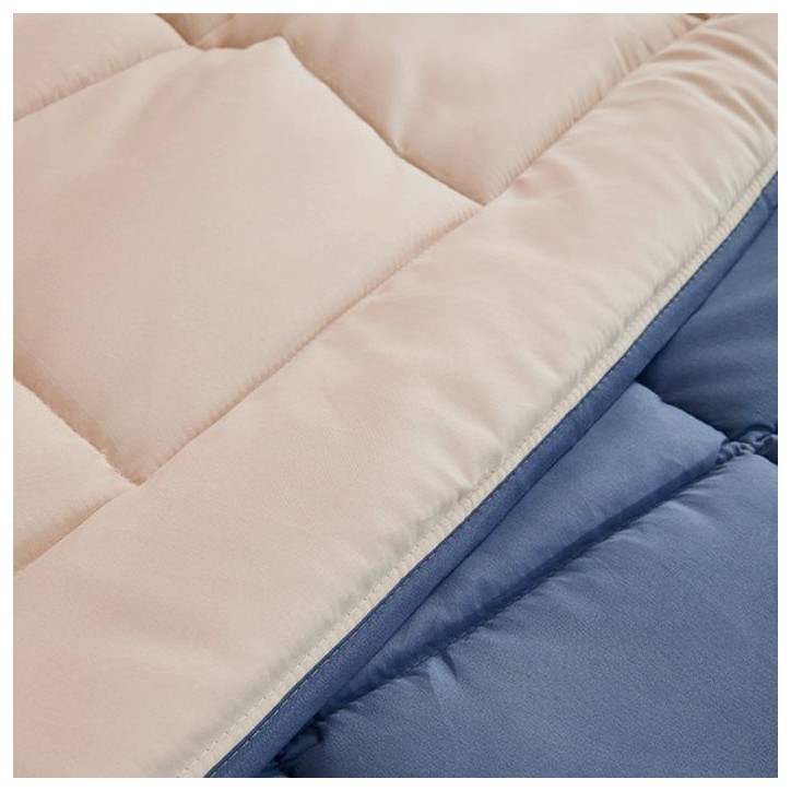 CALGARY - Couette Chaude Microfibre 400gr/m² - Pétrole et Mastic - 140 x 200 cm CALGARY - Couette Chaude Microfibre 400gr/m² - Pétrole et Mastic - 140 x 200 cm