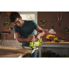 RYOBI Pack 4 outils ONE+ 18V perceuse a percussion + meuleuse + scie s