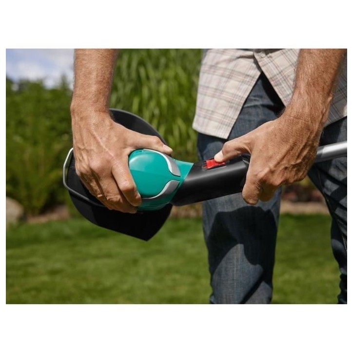 Coupe-bordures Bosch ART 27, 450W, diametre de coupe de 27cm Coupe-bordures Bosch ART 27, 450W, diametre de coupe de 27cm