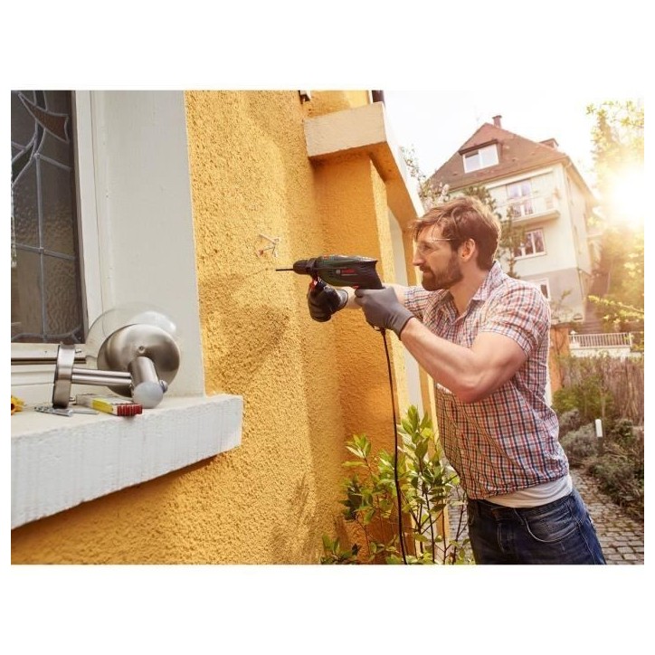 Perceuse a percussion filaire Bosch - UniversalImpact 800 (800W, béton 14mm, bois 30mm, livré avec accessoires) Perceuse a percussion filaire Bosch - UniversalImpact 800 (800W, béton 14mm, bois 30mm, livré avec accessoires)