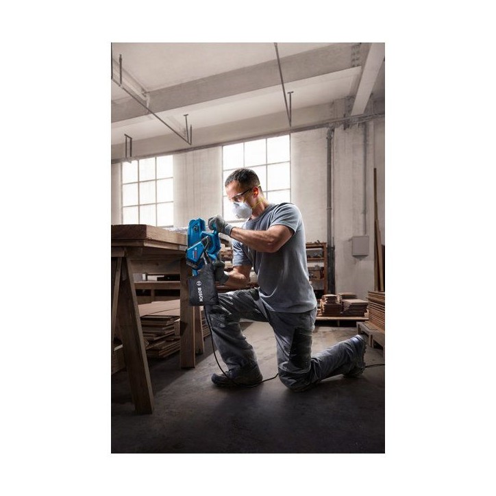Ponceuse à bande filaire BOSCH PROFESSIONAL - GBS 750 - 230V - 850W - 200 – 420 m/min - Bande abrasive + sac poussières Ponceuse à bande filaire BOSCH PROFESSIONAL - GBS 750 - 230V - 850W - 200 – 420 m/min - Bande abrasive + sac poussières