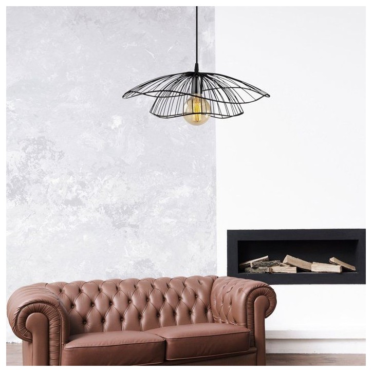 Suspension lustre D BY M.RED Black - Métal noir - Décoration design - Ambiance chaleureuse Suspension lustre D BY M.RED Black - Métal noir - Décoration design - Ambiance chaleureuse