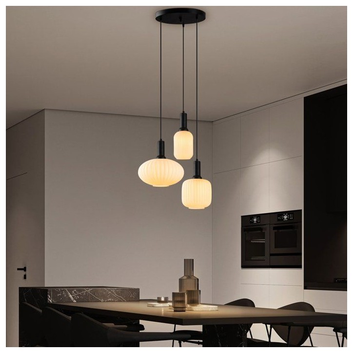 Suspension lustre D BY M.RED Black - Métal et verre - Elégant - Ambiance chaleureuse Suspension lustre D BY M.RED Black - Métal et verre - Elégant - Ambiance chaleureuse