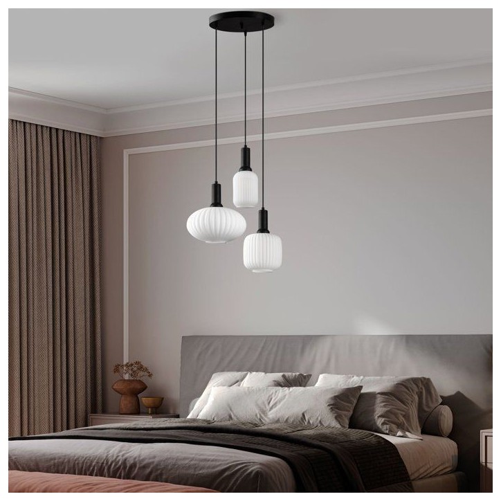 Suspension lustre D BY M.RED Black - Métal et verre - Elégant - Ambiance chaleureuse Suspension lustre D BY M.RED Black - Métal et verre - Elégant - Ambiance chaleureuse