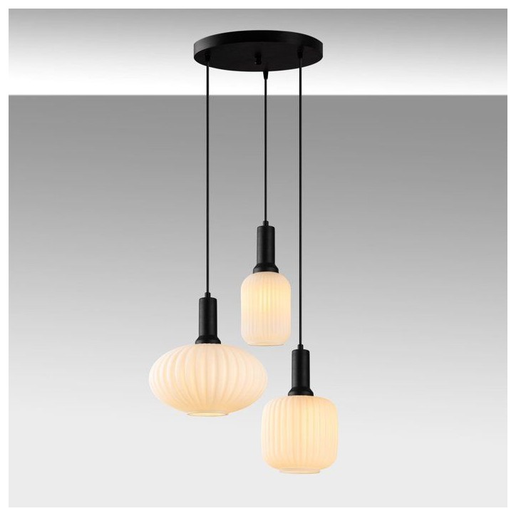 Suspension lustre D BY M.RED Black - Métal et verre - Elégant - Ambiance chaleureuse Suspension lustre D BY M.RED Black - Métal et verre - Elégant - Ambiance chaleureuse
