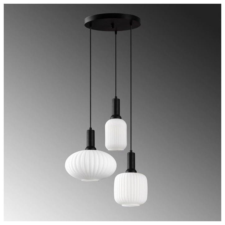 Suspension lustre D BY M.RED Black - Métal et verre - Elégant - Ambiance chaleureuse Suspension lustre D BY M.RED Black - Métal et verre - Elégant - Ambiance chaleureuse